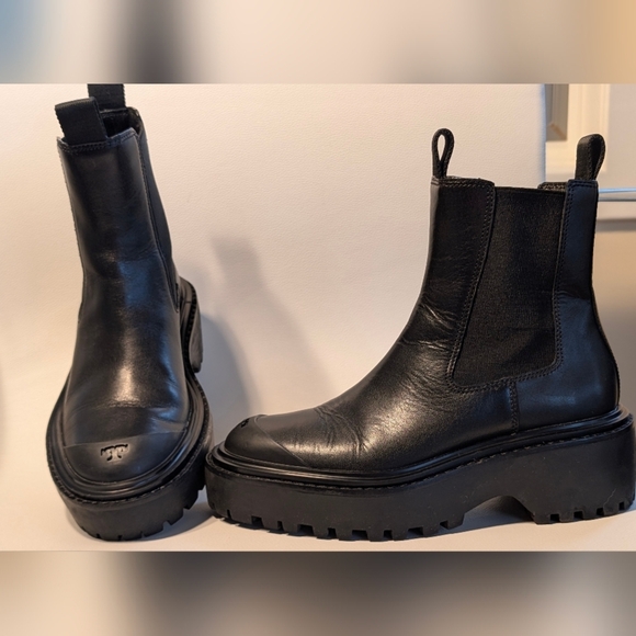 Tory Burch Lug Sole Chelsea Black Leather Boots Sz 6 - Picture 3 of 13